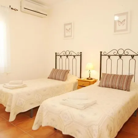 Villa Encantadora En Orba Con Piscina Privada Y Aire Acondicionado 6 Personas - Hisp-10-3 *